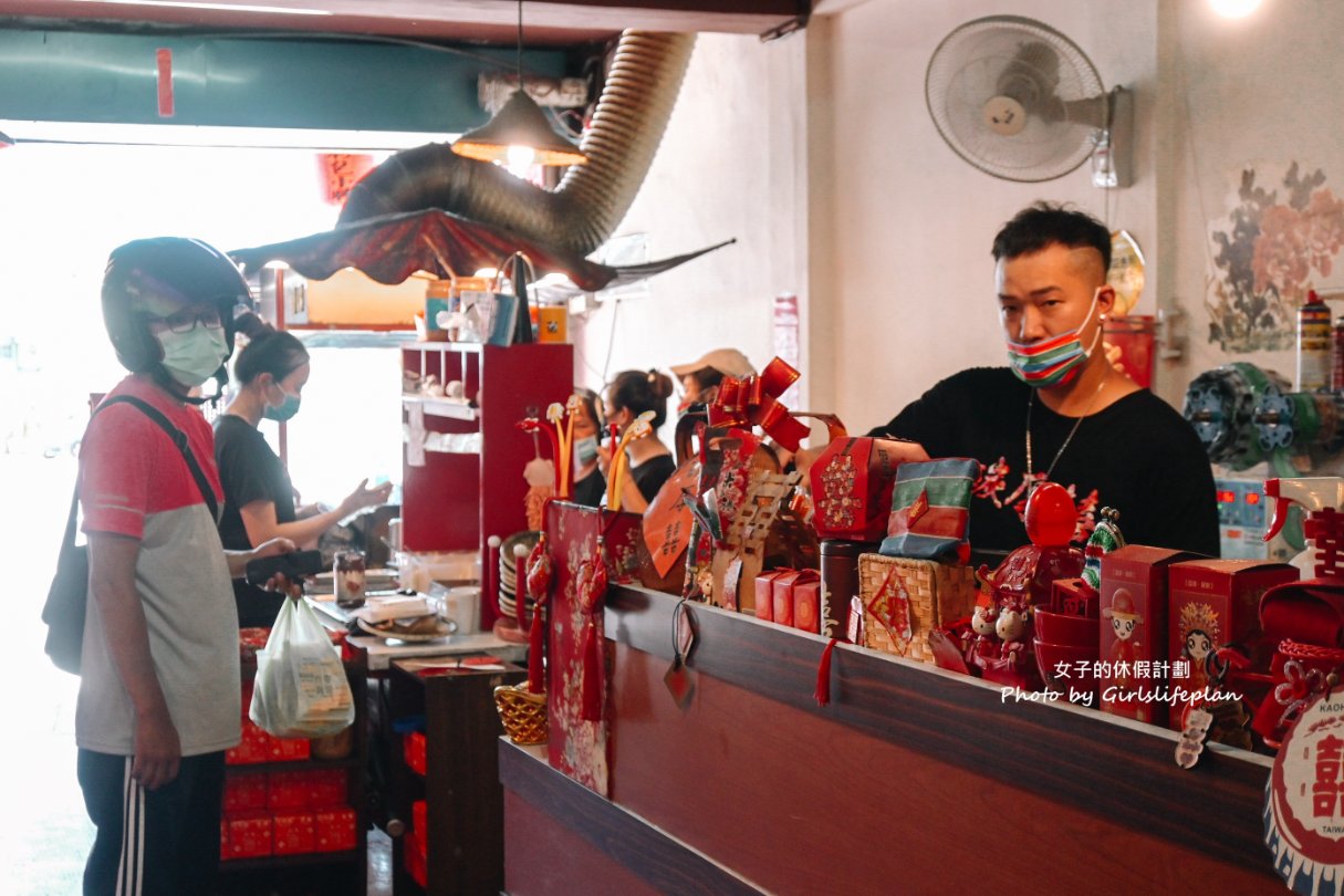 碳厚囍碳烤土司，早上6點開賣一早就可以吃到大腸包小腸/食尚玩家推薦(菜單) @女子的休假計劃