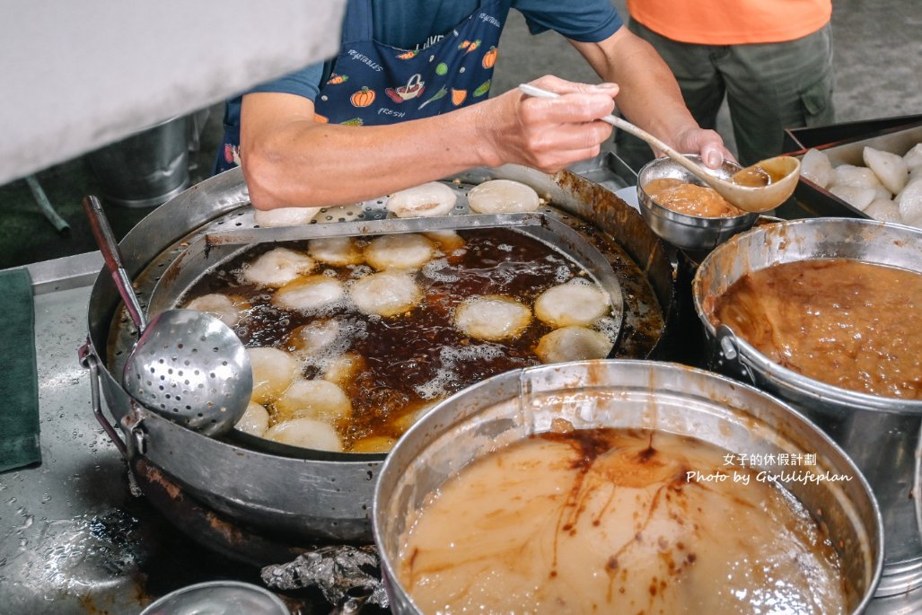 大里涼傘樹肉圓｜人氣超夯古早味肉圓一顆25元，免費湯品無限續(外帶) @女子的休假計劃