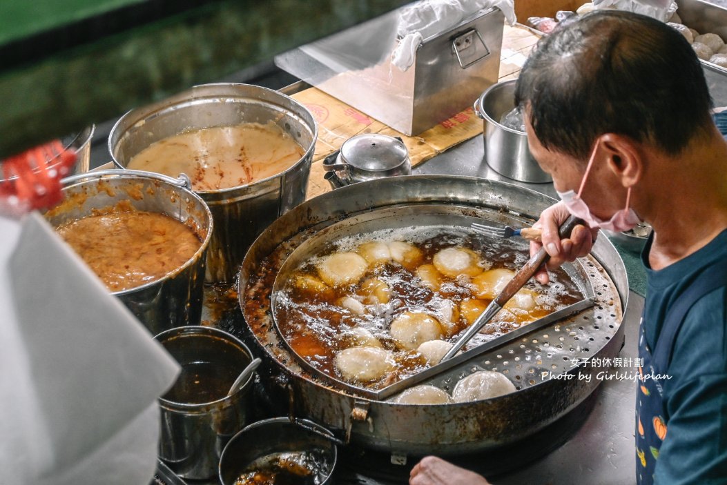 大里涼傘樹｜人氣超夯古早味肉圓一顆25元，免費湯品無限續(外帶) @女子的休假計劃