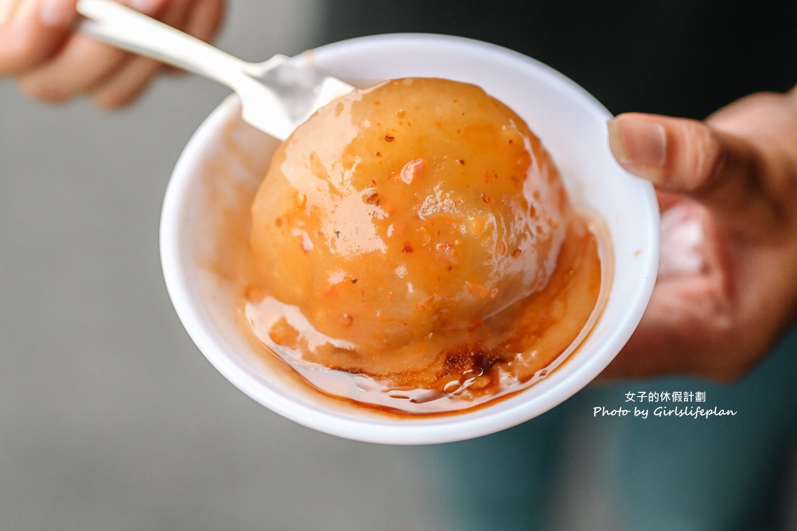 大里涼傘樹｜人氣超夯古早味肉圓一顆25元，免費湯品無限續(外帶) @女子的休假計劃