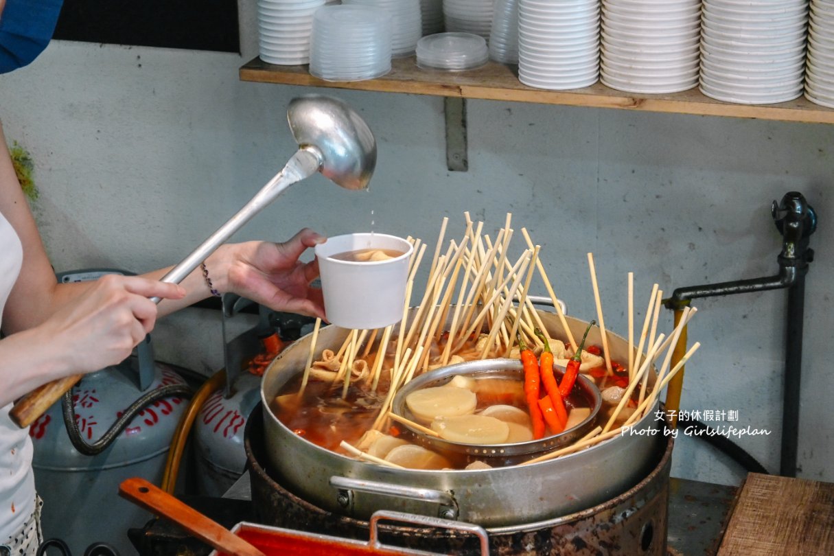 平價韓國小吃排隊美食，無名首爾小吃，韓國飯捲、辣炒年糕、魚板串人氣推薦/外帶 @女子的休假計劃