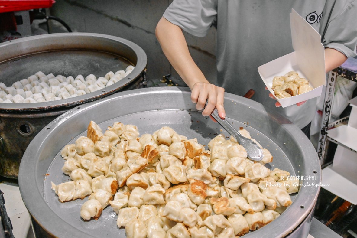 【台北美食】阿仁福州包，皮薄餡多一顆五元福州包超唰嘴點心/外帶 @女子的休假計劃