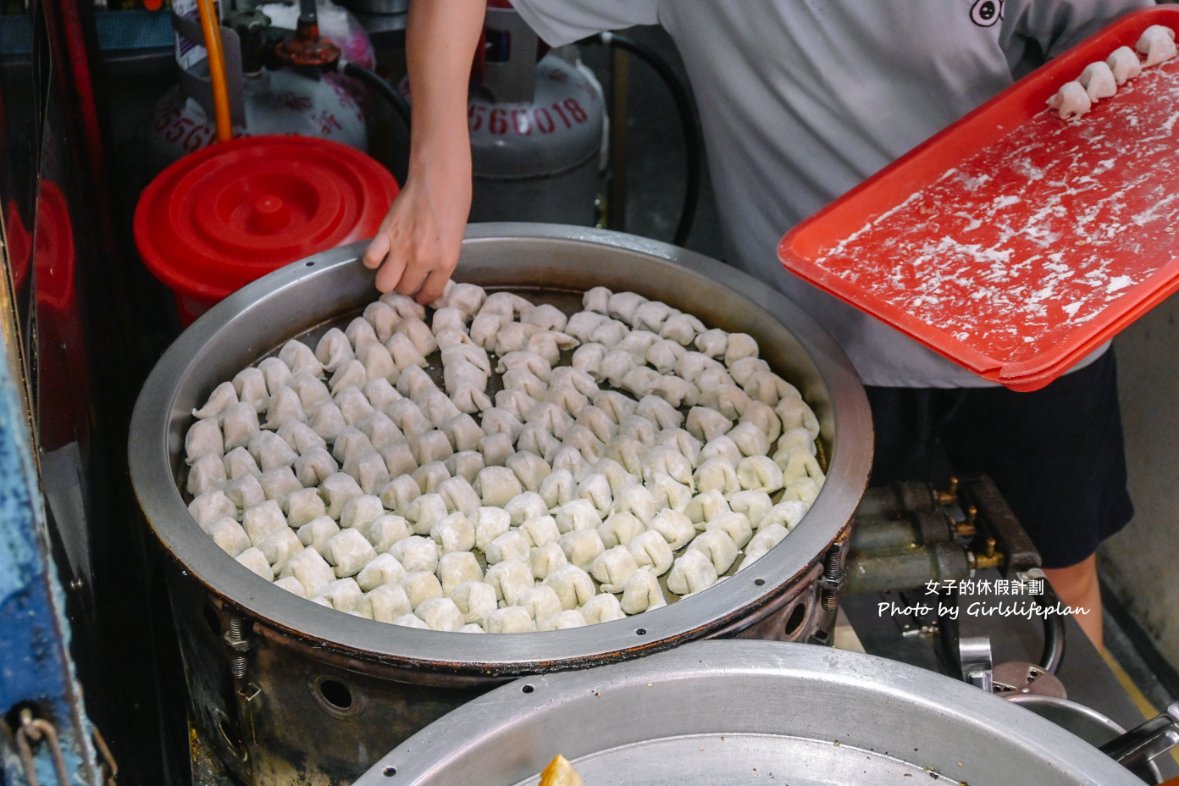 【台北美食】阿仁福州包，皮薄餡多一顆五元福州包超唰嘴點心/外帶 @女子的休假計劃