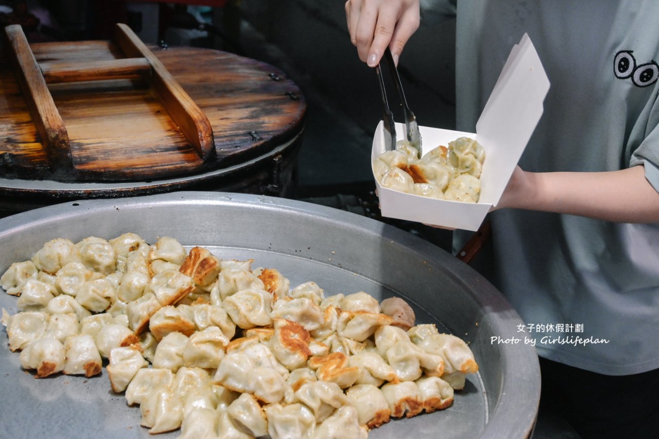 【台北美食】阿仁福州包，皮薄餡多一顆五元福州包超唰嘴點心/外帶 @女子的休假計劃