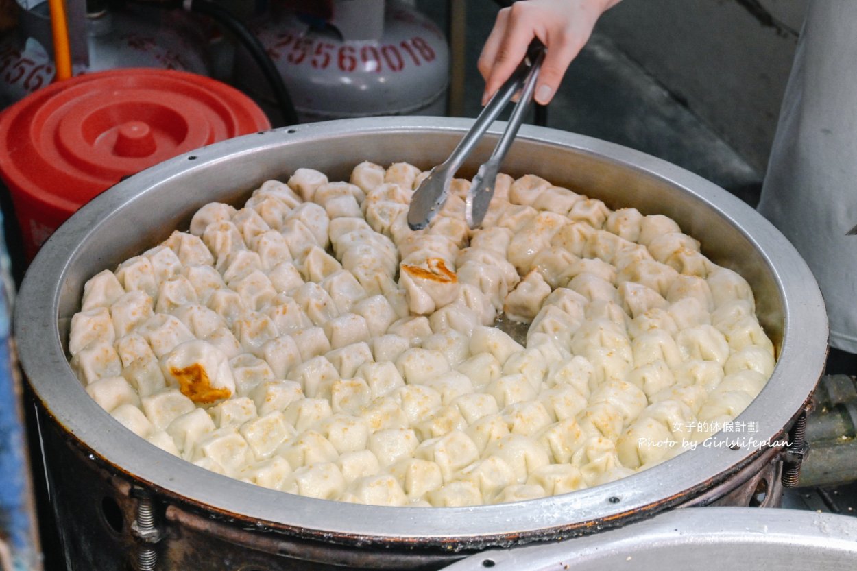 【台北美食】阿仁福州包，皮薄餡多一顆五元福州包超唰嘴點心/外帶 @女子的休假計劃