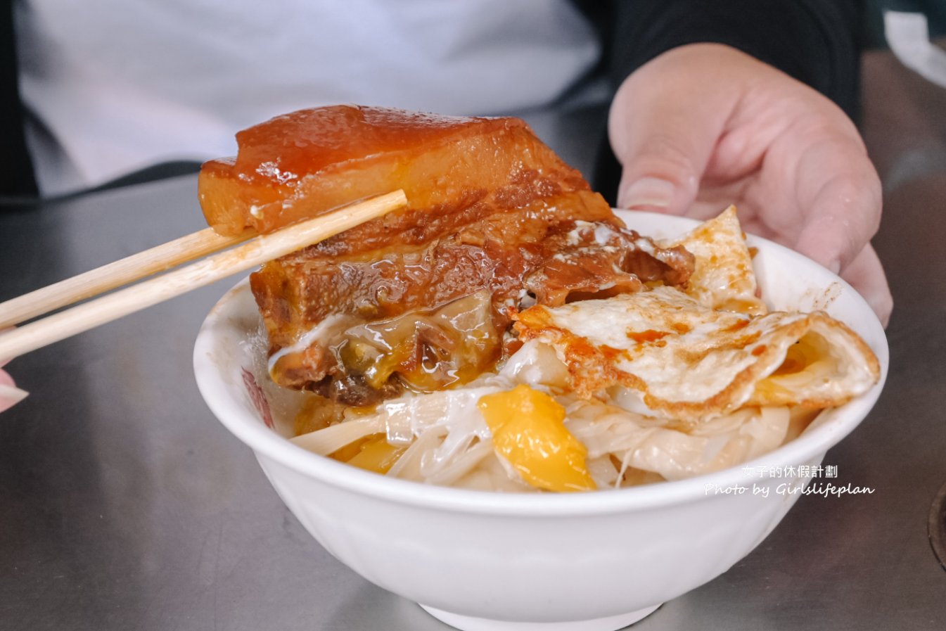 城隍早餐店，在地超過70年中式早餐店，人氣必吃控肉飯加半熟荷包蛋有夠肥美下飯/外帶 @女子的休假計劃