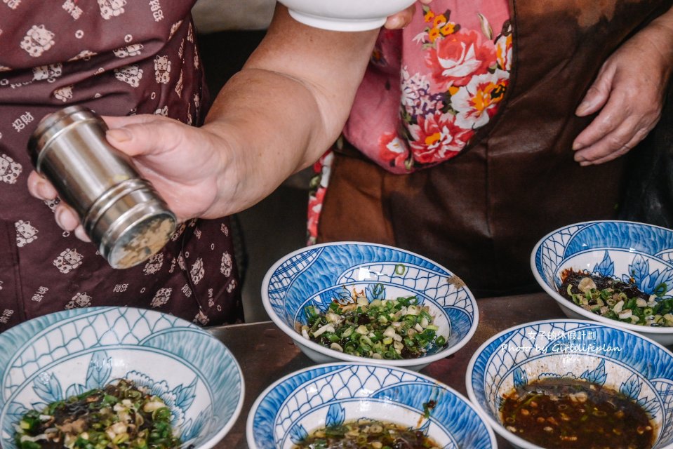 宜蘭文昌炸醬麵｜在地炸醬麵配餛飩湯(外帶) @女子的休假計劃