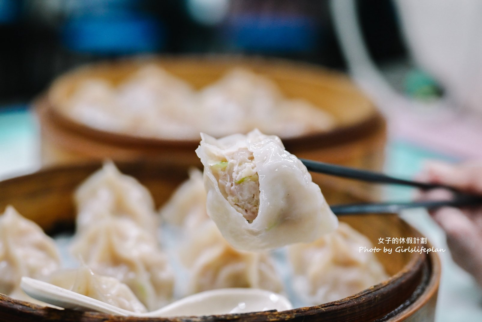 亓家蒸餃(元家蒸餃)｜不到百元人氣蒸餃皮薄餡多滋味好(外帶) @女子的休假計劃