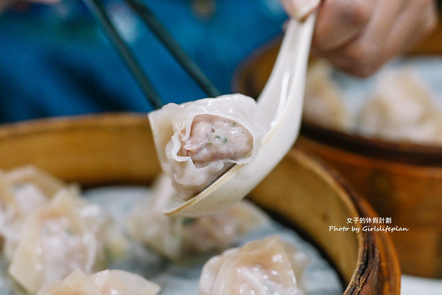 亓家蒸餃(元家蒸餃)｜不到百元人氣蒸餃皮薄餡多滋味好(外帶) @女子的休假計劃