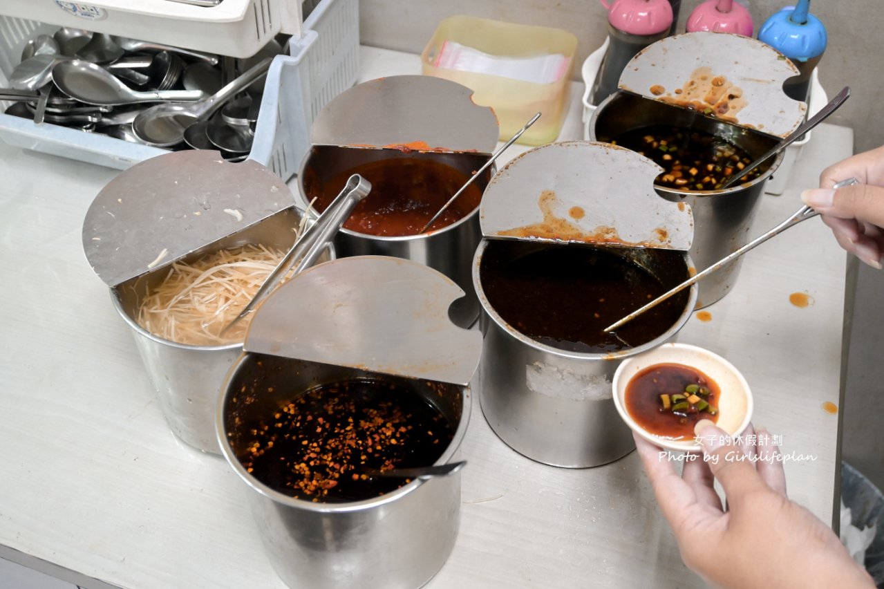 板橋小籠包｜營業至凌晨一點會狂爆汁小籠包/湳雅夜市美食(外帶) @女子的休假計劃