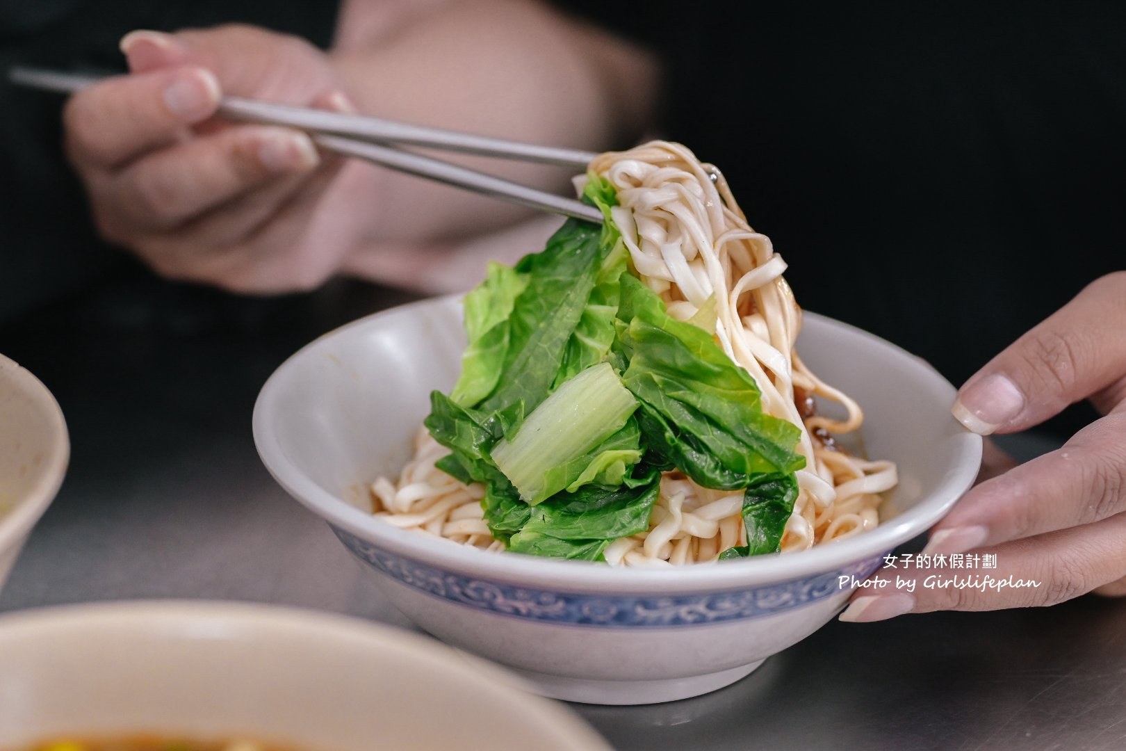 東引小吃店｜開到凌晨4點深夜美食，滷味紅油炒手、招牌麻醬麵人氣必吃(外帶) @女子的休假計劃