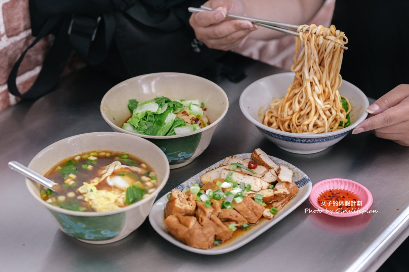 東引小吃店｜開到凌晨4點深夜美食，滷味紅油炒手、招牌麻醬麵人氣必吃(外帶) @女子的休假計劃