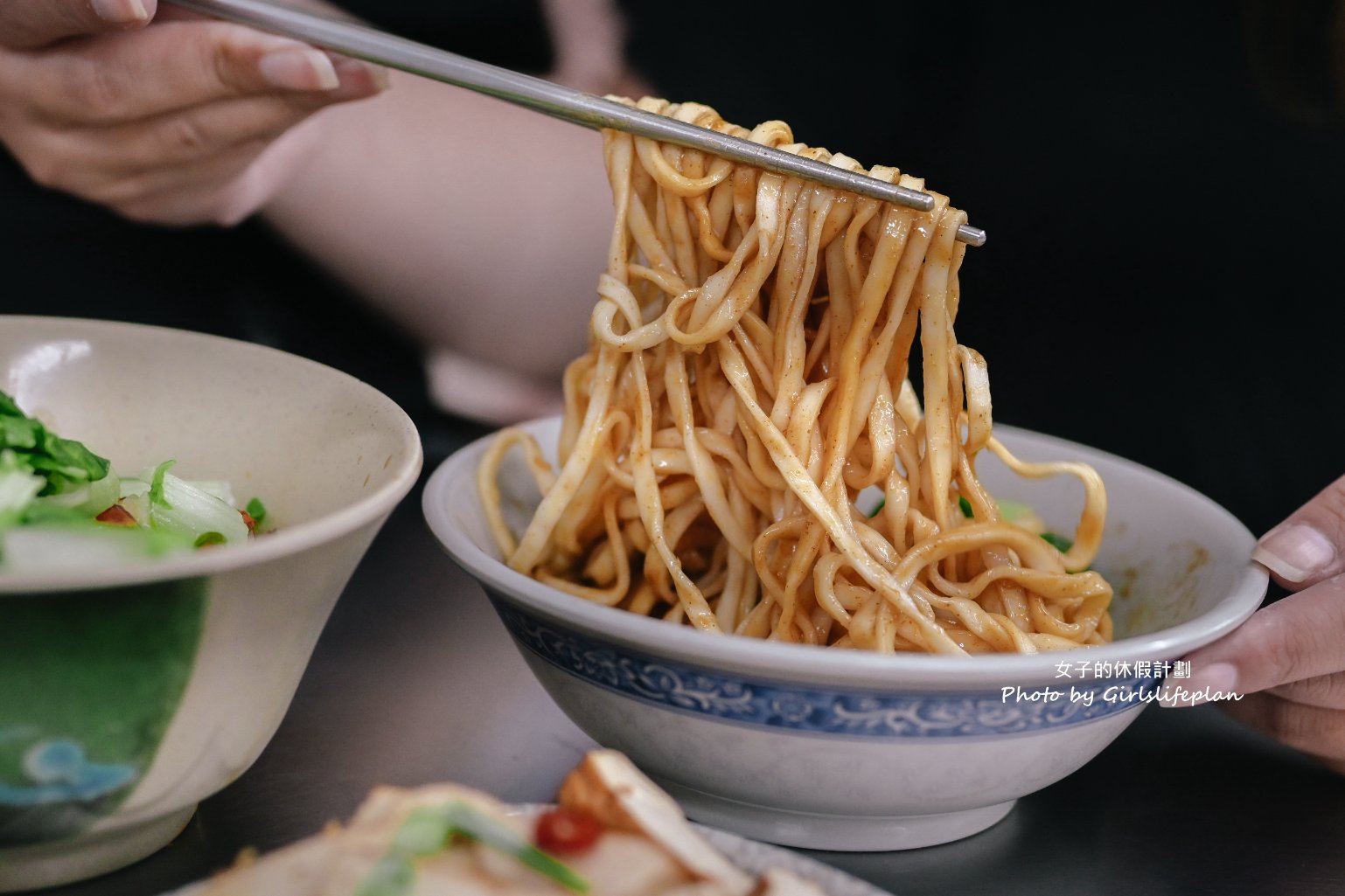 東引小吃店｜開到凌晨4點深夜美食，滷味紅油炒手、招牌麻醬麵人氣必吃(外帶) @女子的休假計劃