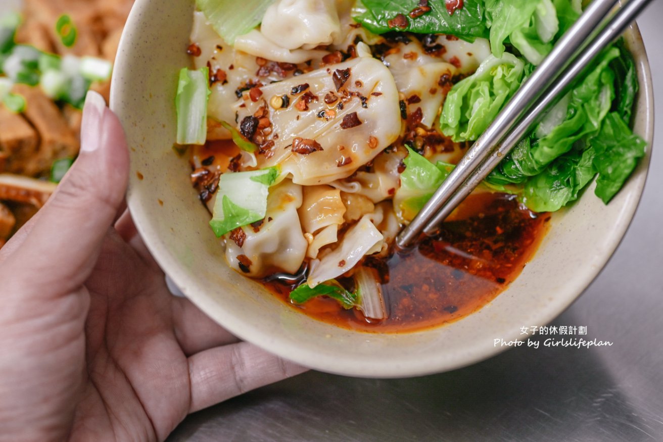 東引小吃店｜開到凌晨4點深夜美食，滷味紅油炒手、招牌麻醬麵人氣必吃(外帶) @女子的休假計劃