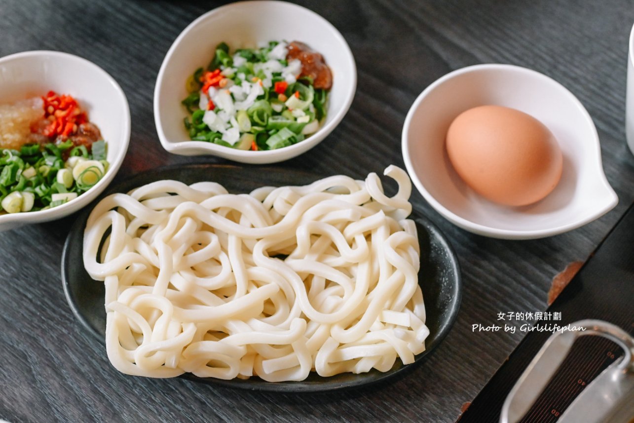 【高雄美食】舞古賀鍋物專門店，十錦海陸雙人套餐澎派又新鮮，菜盤換肉盤，生日月送肉盤，自助區冰品吃到飽喝到飽 @女子的休假計劃