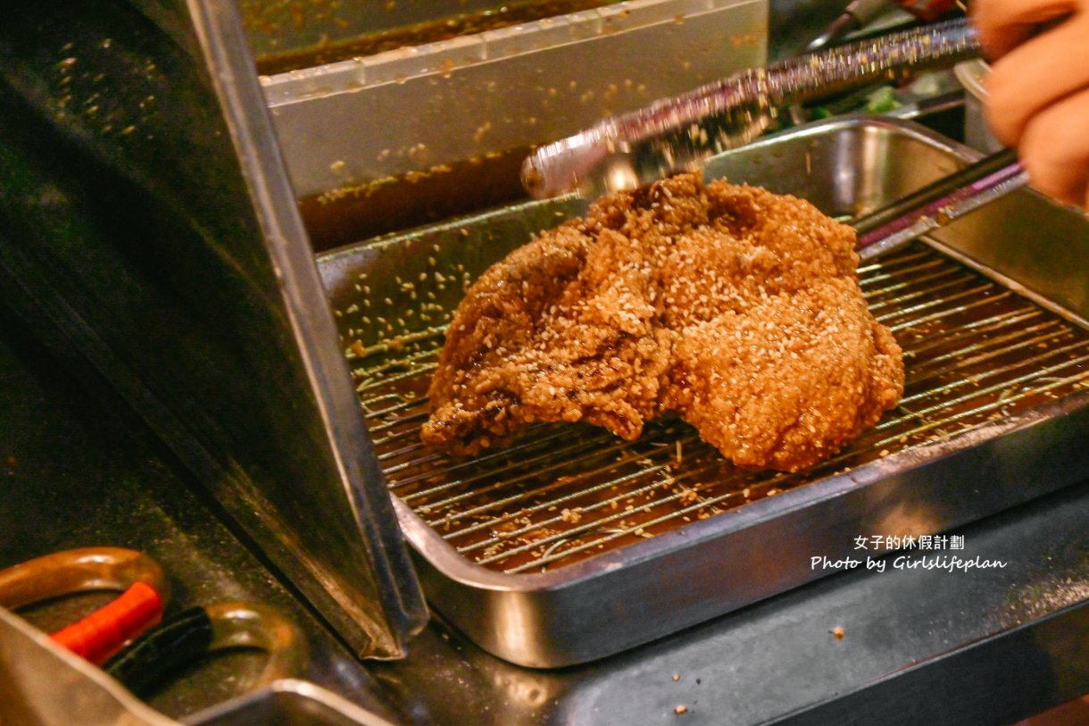 【南雅夜市】馬力碳烤雞排，7種口味可切、不切碳烤雞排(外帶) @女子的休假計劃