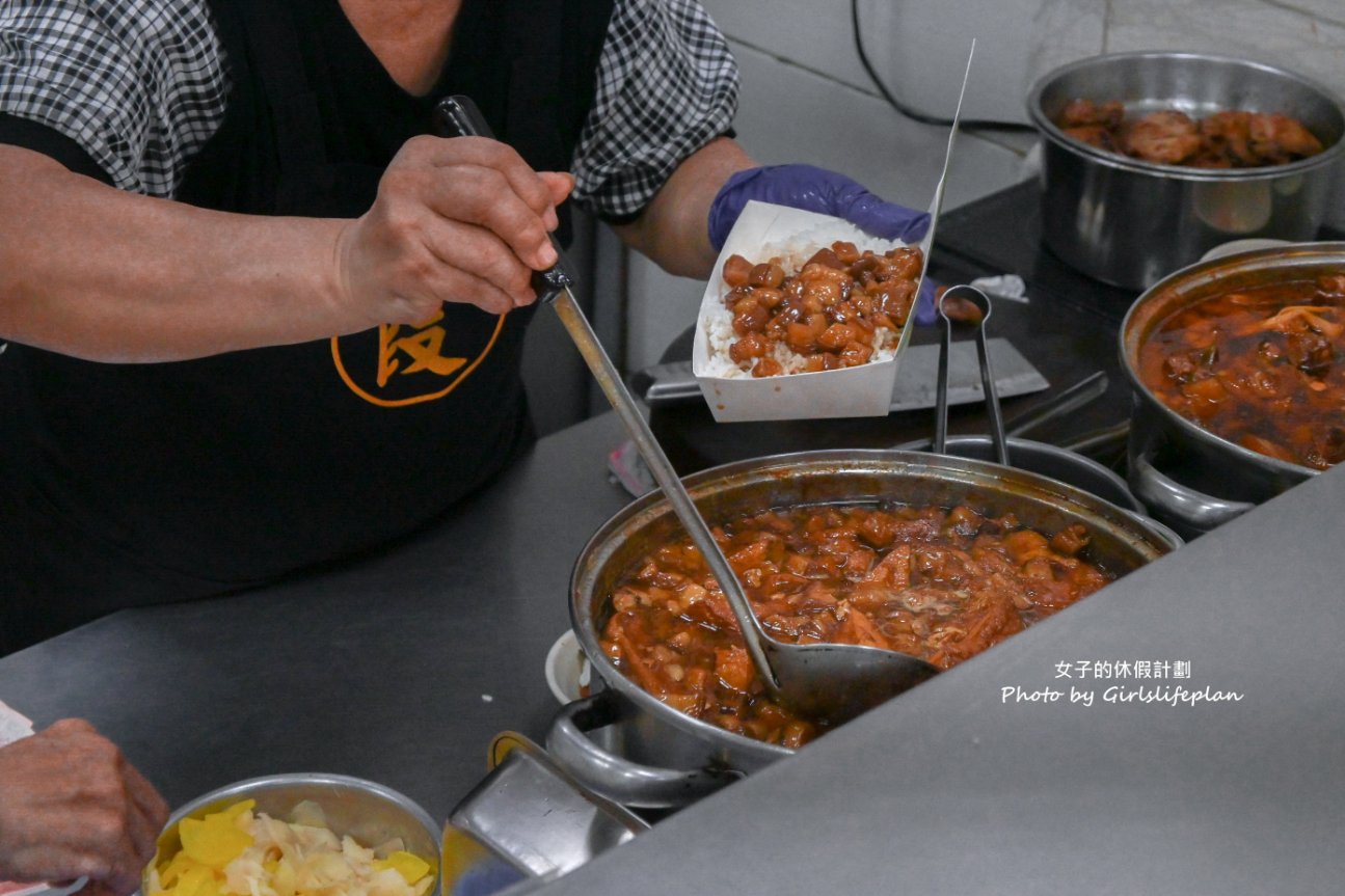 阿霞燒肉飯｜在地人推薦，醬香、炭香味十足不到50元燒肉飯(外帶) @女子的休假計劃