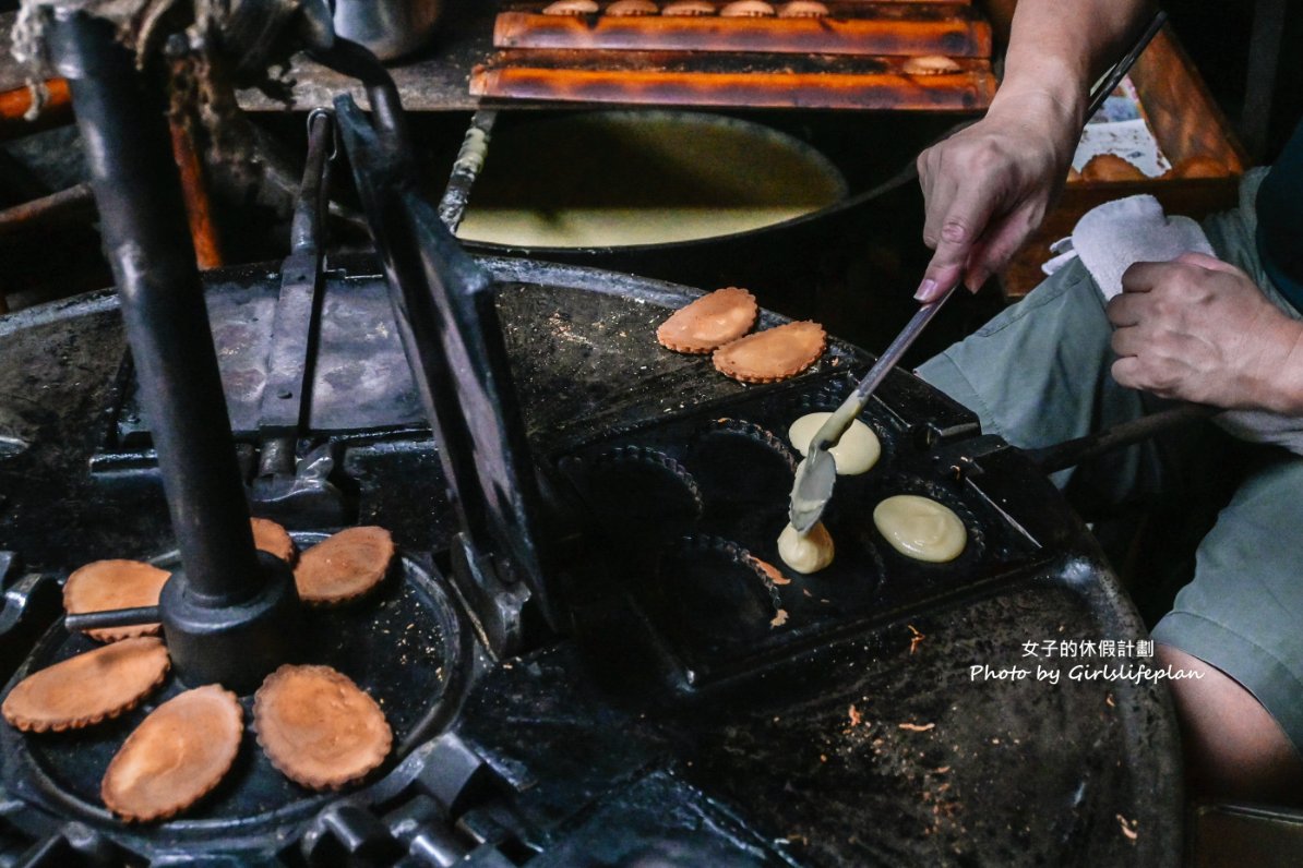 【台南美食】連得堂煎餅：一人限購兩包百年古法手工製作連得堂餅家/台南伴手禮 @女子的休假計劃