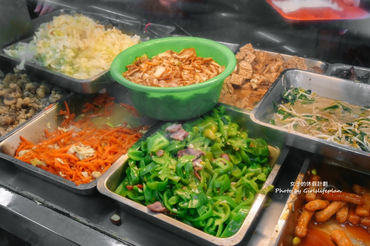 和家小館｜每天只營業4小時便當店，4菜1肉1湯只要50元超便宜(外帶) @女子的休假計劃