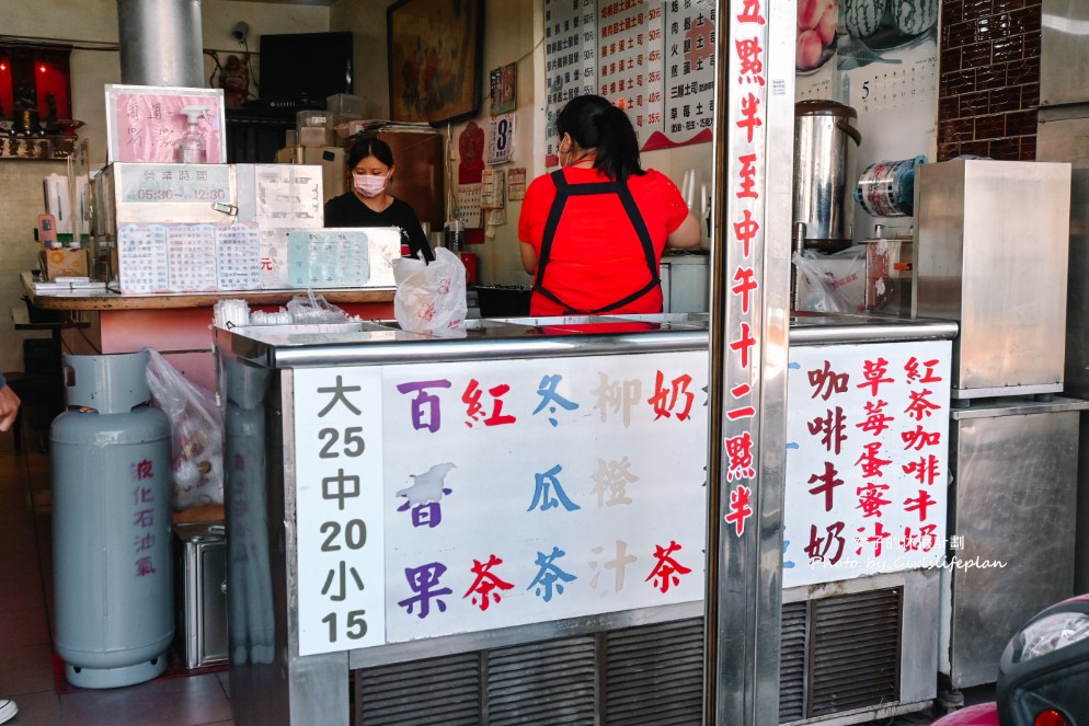 夏一跳雞排堡早餐店｜IG人氣打卡傳統早餐店 @女子的休假計劃