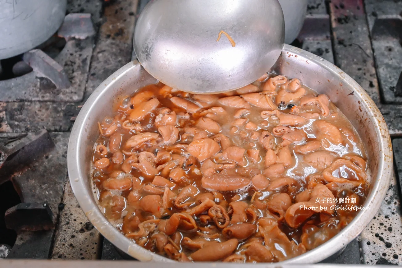 魯肉發無刺虱目魚粥｜在地人最愛排隊美食，光店員就9人(外帶) @女子的休假計劃