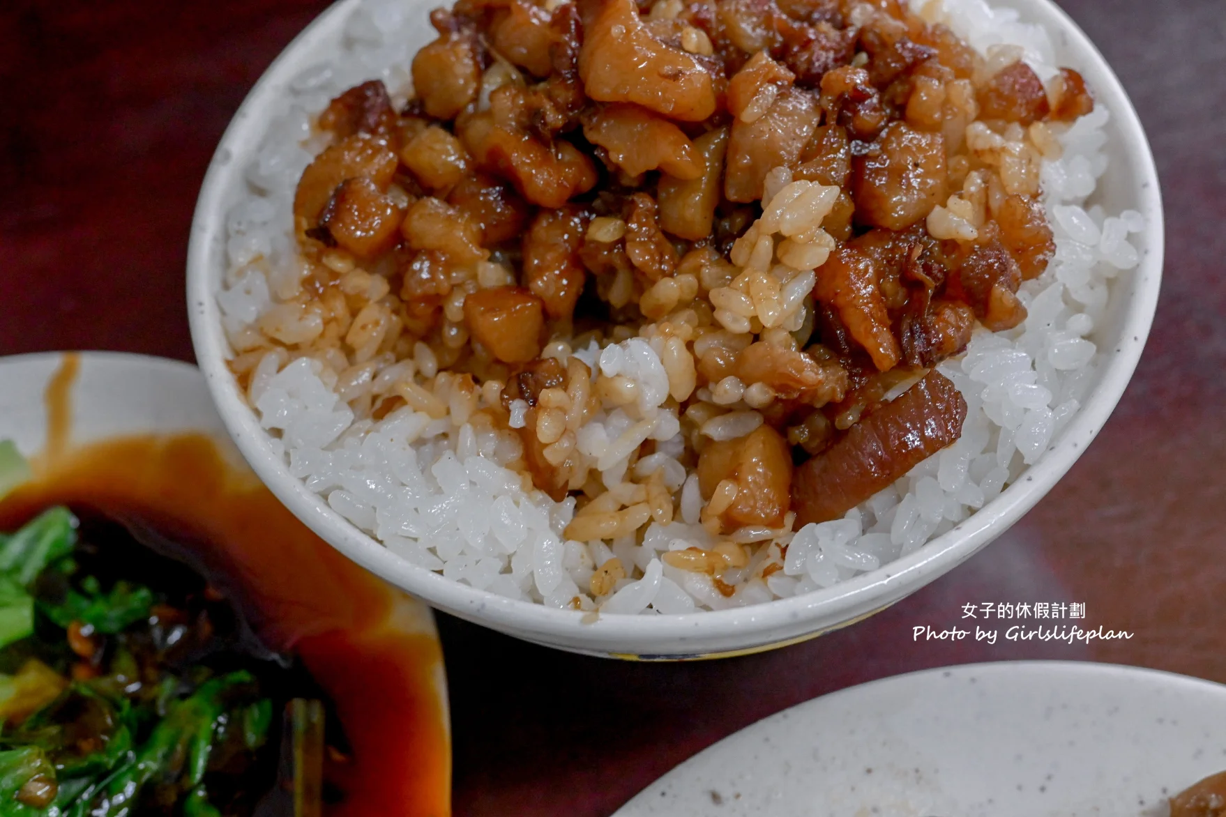 魯肉發無刺虱目魚粥｜在地人最愛排隊美食，光店員就9人作業中(外帶) @女子的休假計劃