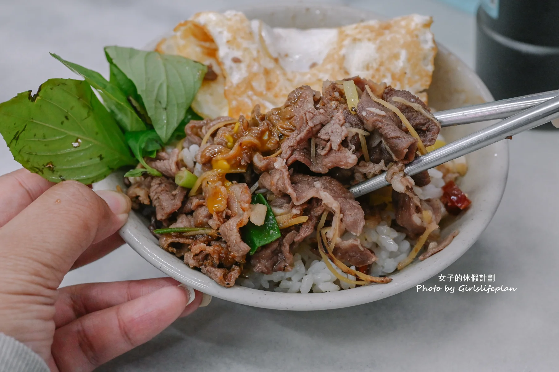 新莊羊肉榮｜人氣美食羊肉飯炒羊肉，蒜泥九層塔隨意加(外帶) @女子的休假計劃