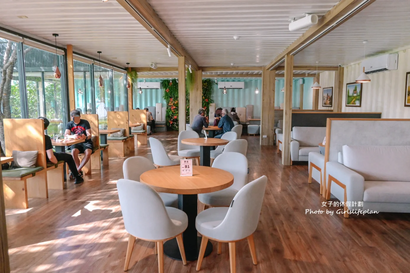 【桃園美食】厚冶 Bakery & Cafe，貨櫃玻璃屋咖啡廳(外帶) @女子的休假計劃