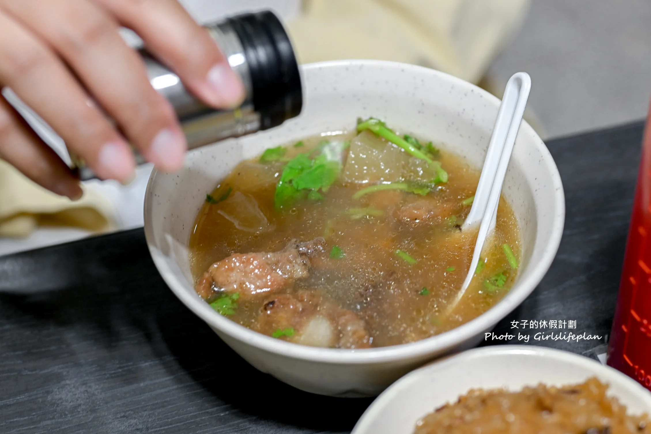 懷念排骨酥湯｜50年老店南雅夜市在地美食(外帶) @女子的休假計劃