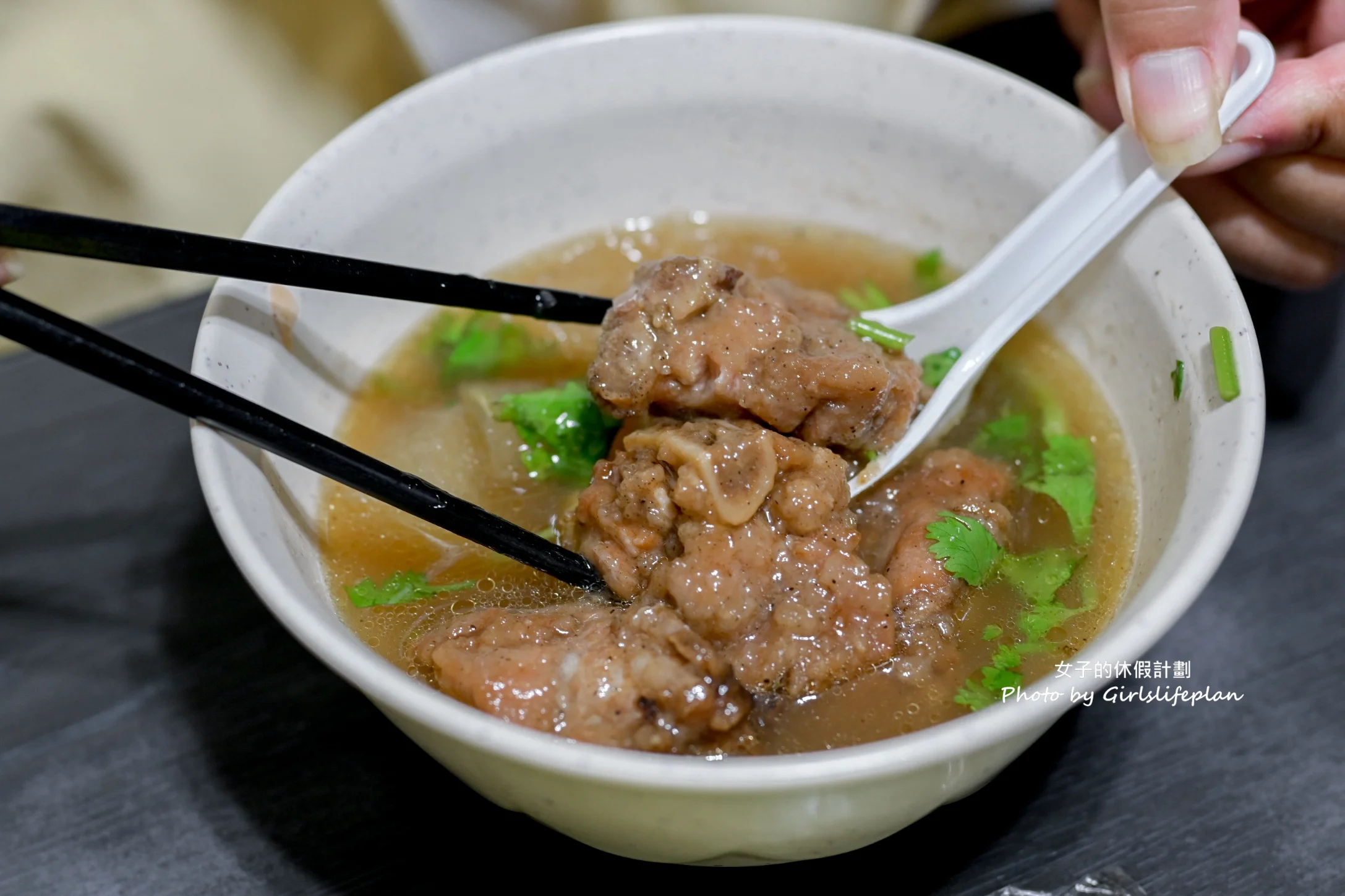 懷念排骨酥湯｜50年老店南雅夜市在地美食(外帶) @女子的休假計劃