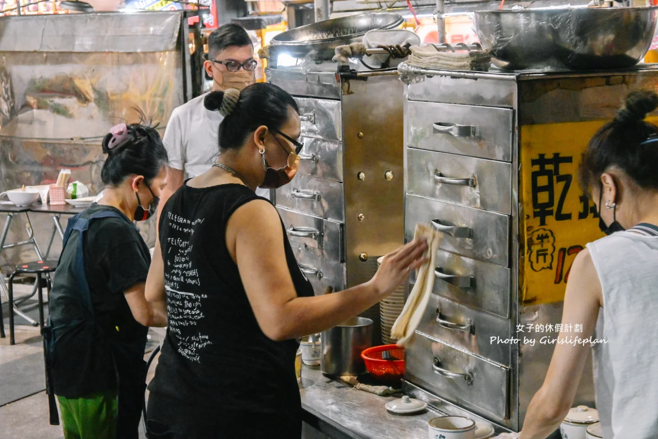 懷念排骨酥湯｜50年老店南雅夜市在地美食(外帶) @女子的休假計劃