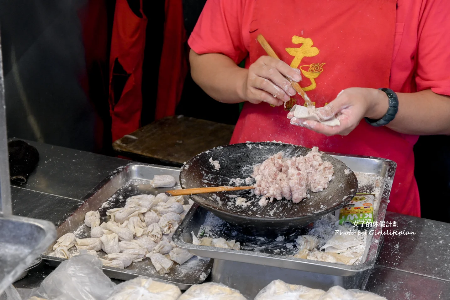 老曹餛飩｜黃石市場在地超過60年老店(外帶) @女子的休假計劃