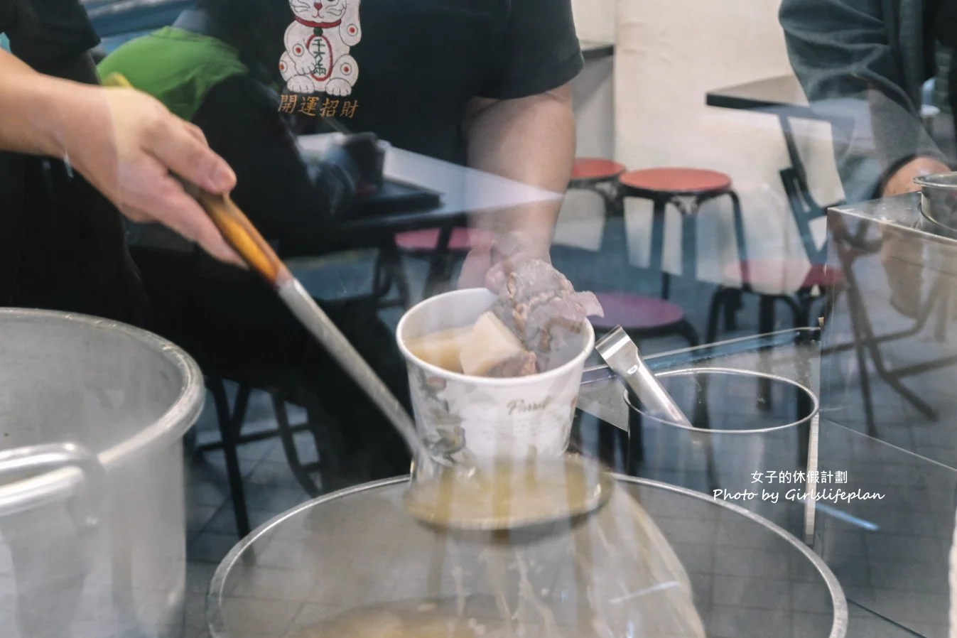 【台北萬華】原汁排骨湯和平本舖：來萬華必吃這一味(外帶) @女子的休假計劃