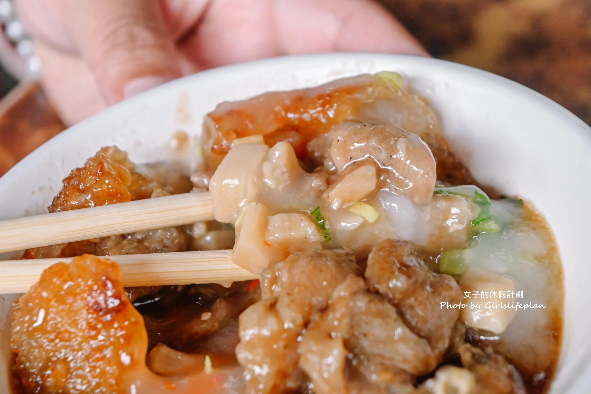 吳記脆皮肉圓｜超人氣排隊美食脆皮肉圓45元不好吃免錢(外帶) @女子的休假計劃