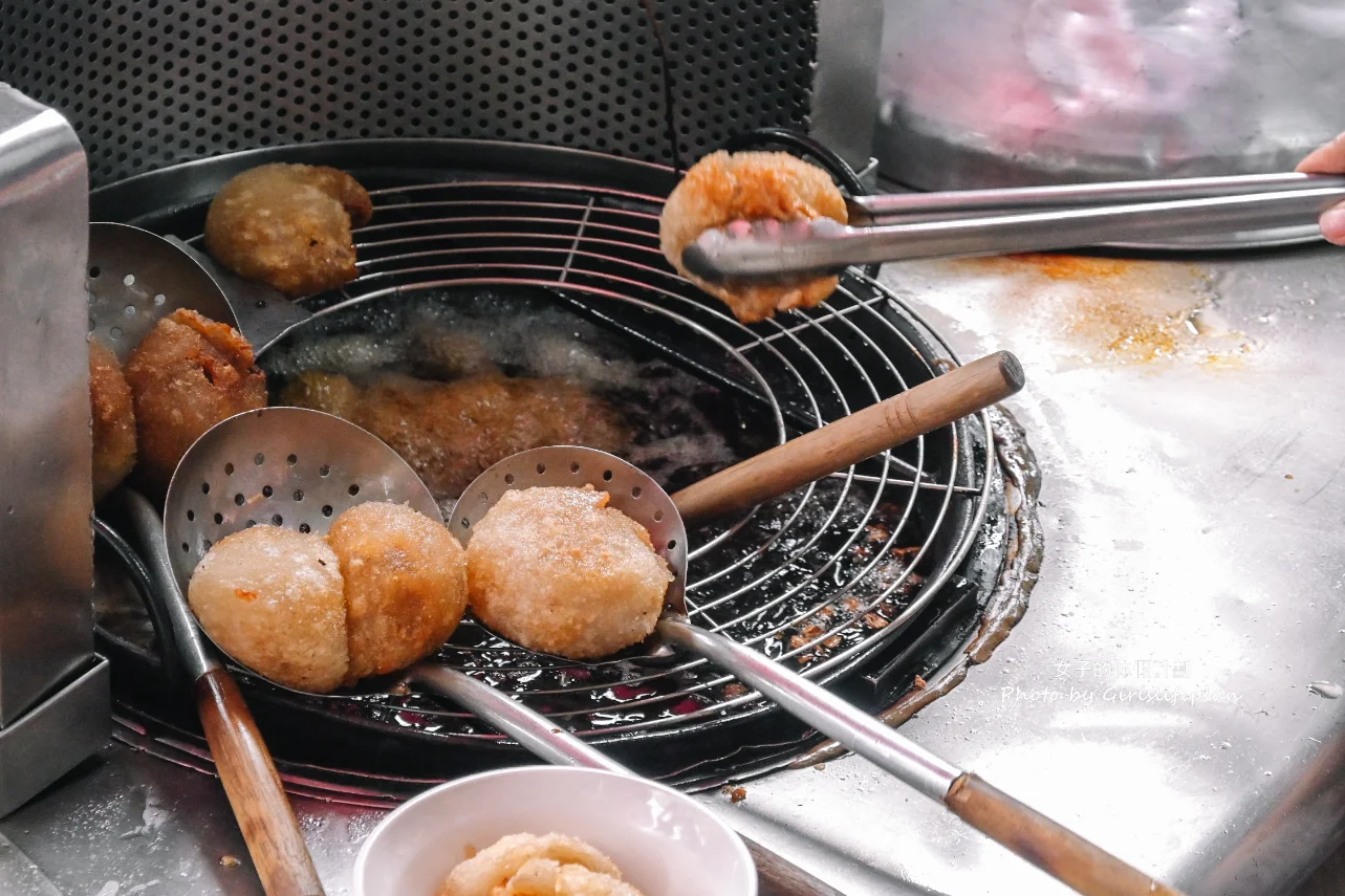 吳記脆皮肉圓｜超人氣排隊美食脆皮肉圓45元不好吃免錢(外帶) @女子的休假計劃