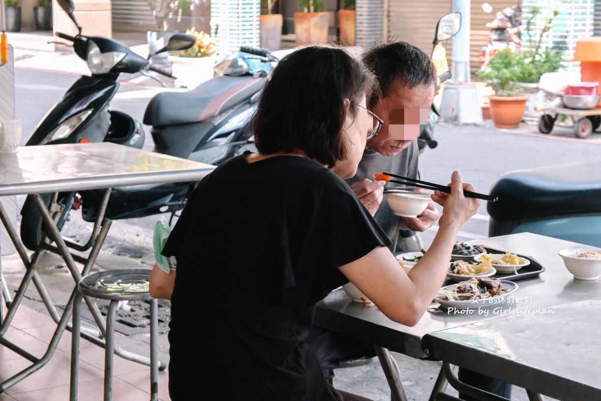 郭家肉燥飯｜在地50年人氣美食早上4點就開門(菜單) @女子的休假計劃