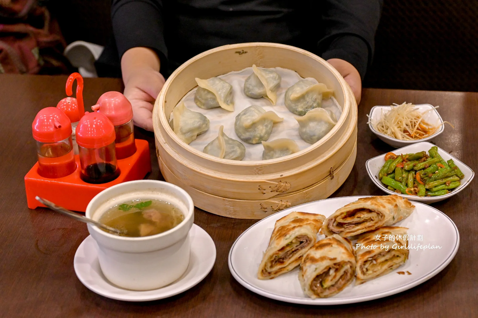 北平楊寶寶蒸餃朝明店｜評價破萬米其林推薦(外帶) @女子的休假計劃