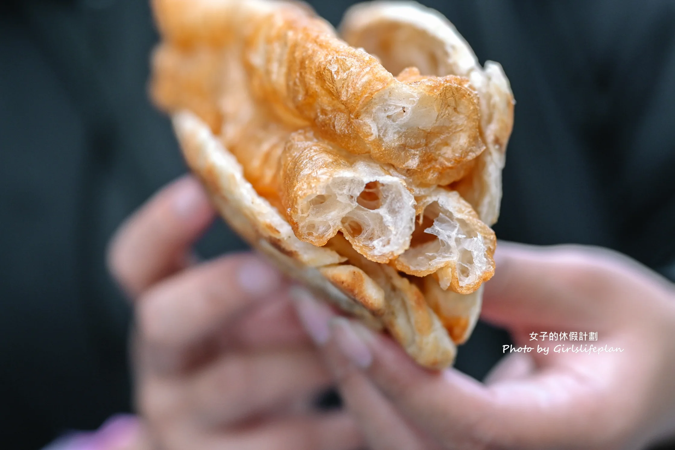 【台北早餐】青島豆漿店｜傳統古早味燒餅油條(外帶) @女子的休假計劃