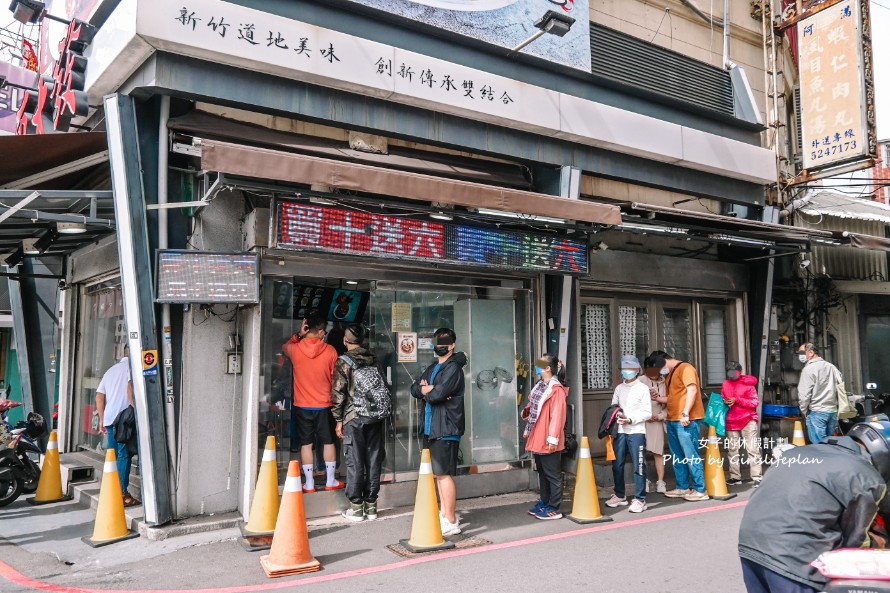 西大發｜超夯排隊美食老麵包子買十送六(外帶) @女子的休假計劃