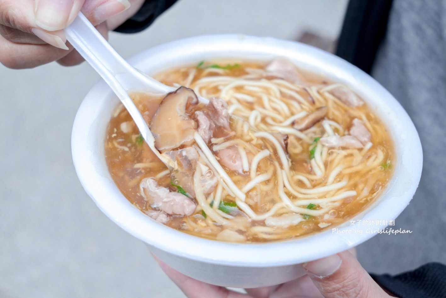 飛在香菇肉羹｜行家才知道超低調百年肉羹老店(外帶) @女子的休假計劃