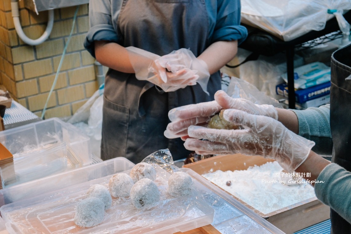 圓圓堂手工麻糬，假日才擺攤草莓大福手工麻糬(外帶) @女子的休假計劃