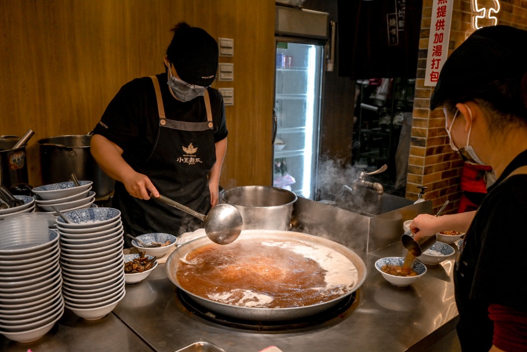 小王煮瓜｜台北米其林推薦必吃黑金滷肉飯、清湯瓜仔肉(外帶) @女子的休假計劃