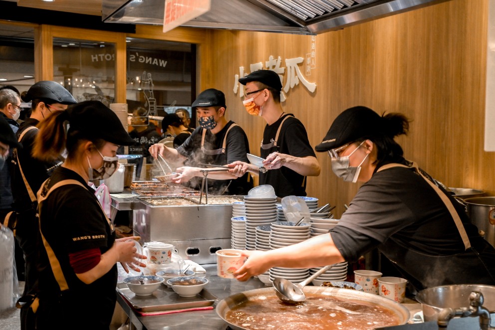 小王煮瓜｜台北米其林推薦必吃黑金滷肉飯、清湯瓜仔肉(外帶) @女子的休假計劃