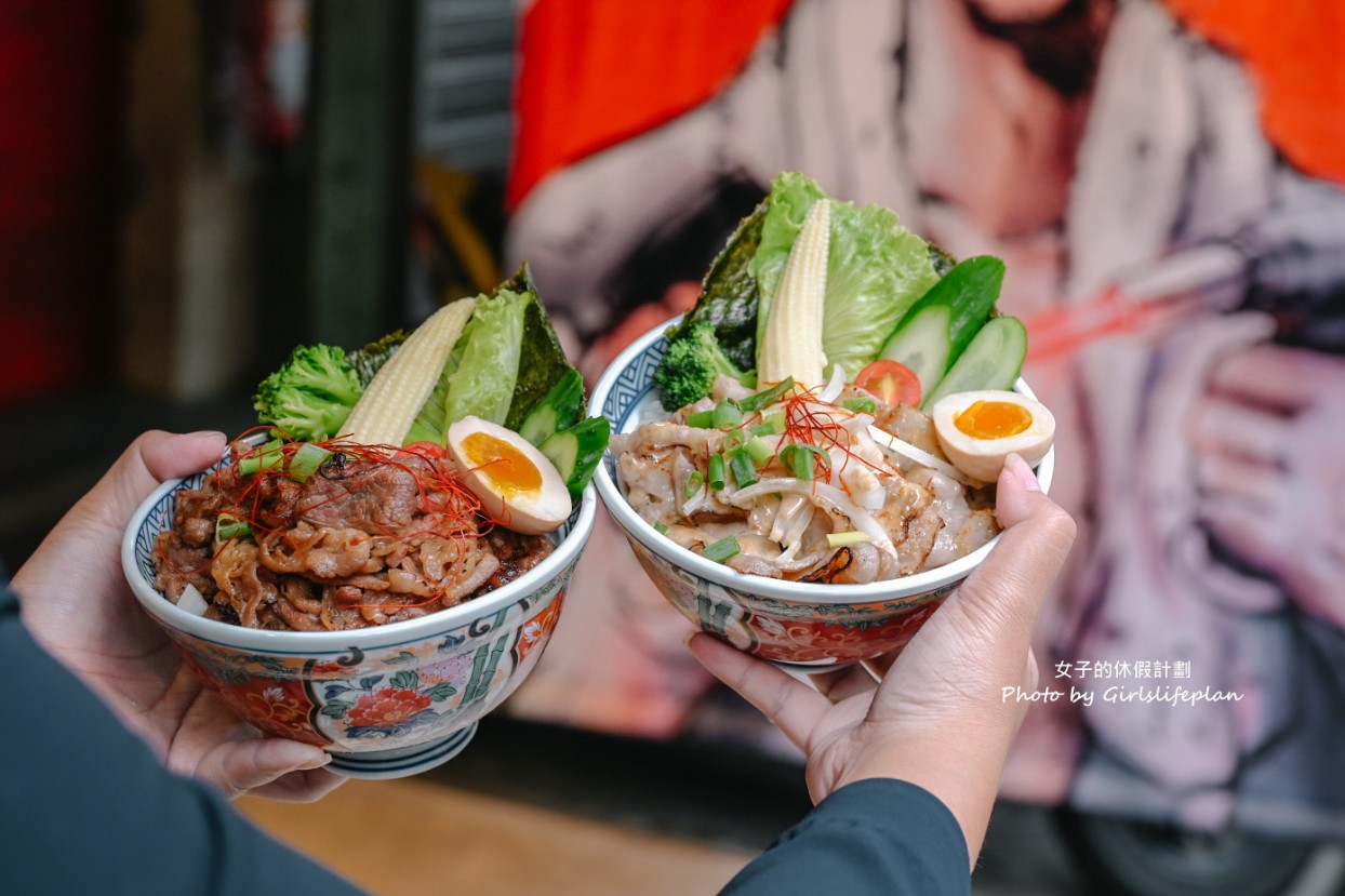 宮本武丼 中和所｜肉食控必訪，雞湯飲料霜淇淋吃到飽(外帶) @女子的休假計劃