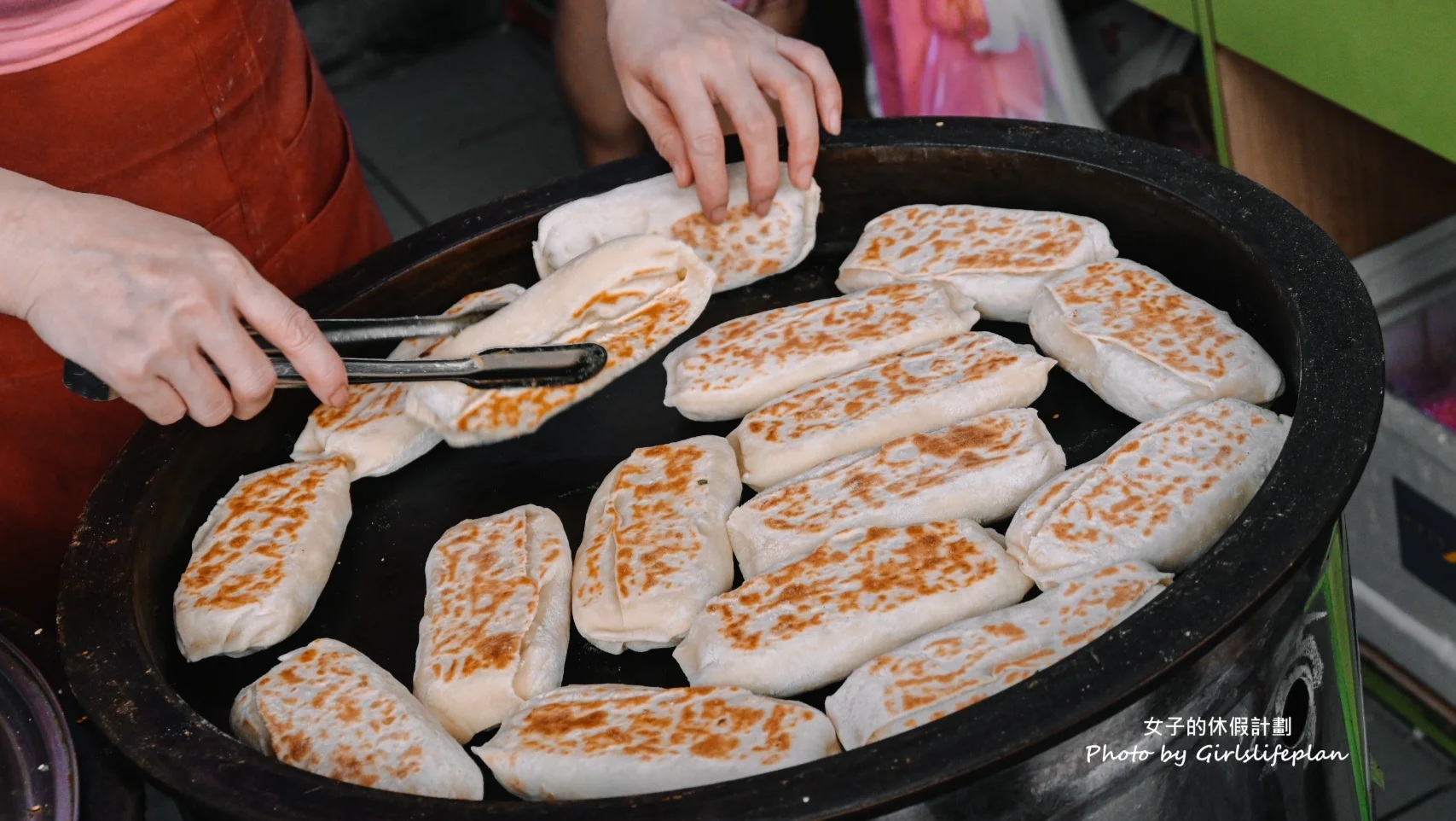 福哥石頭餅｜傳統古早味多達50種每一片均一價30元，路過不吃可是會後悔阿/外帶 @女子的休假計劃