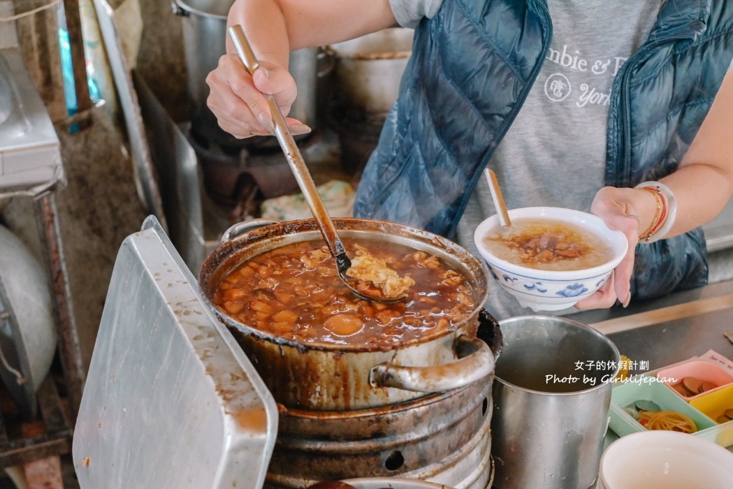 老等油飯麵線糊｜在地70年小吃只賣20元麵線糊25元油飯(外帶) @女子的休假計劃