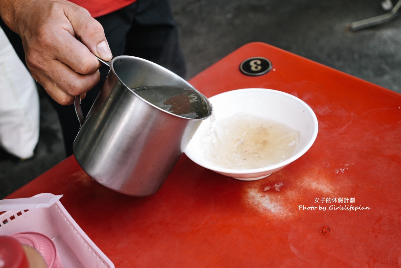 輝煌牛肉湯｜超過40年老店，牛肉湯只要60元還能加湯(外帶) @女子的休假計劃