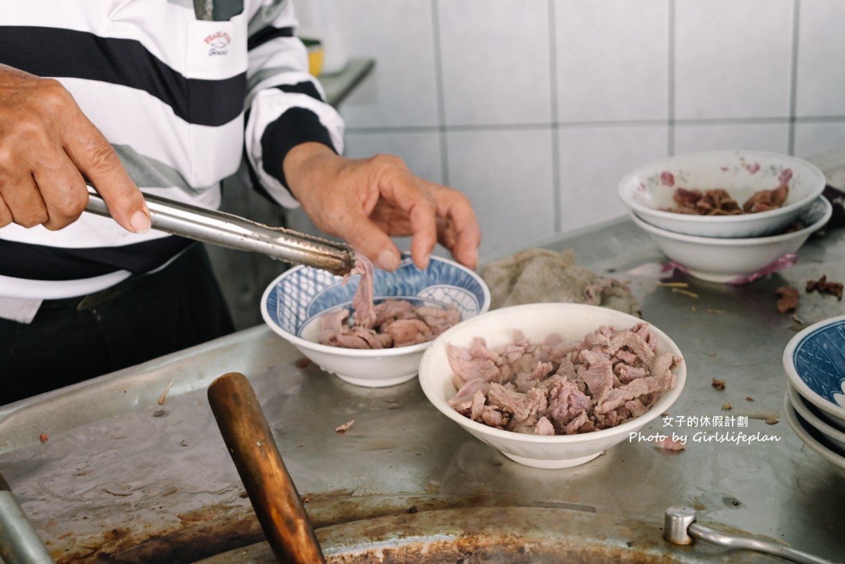 輝煌牛肉湯｜超過40年老店，牛肉湯60元還能加湯(外帶) @女子的休假計劃