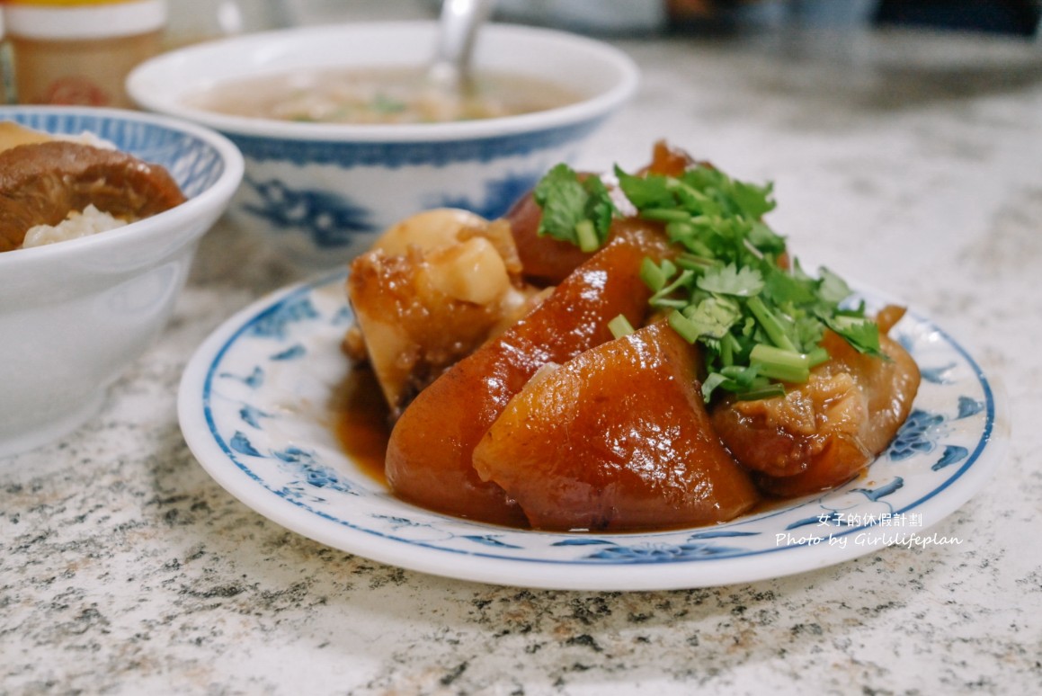 一郎土魠魚羹｜在地60多年小吃店，爌肉飯只要30元，豬腳一大盤60元(外帶) @女子的休假計劃