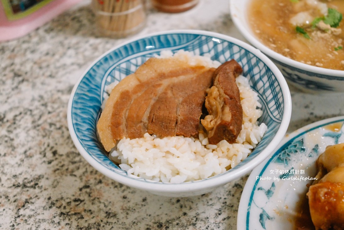一郎土魠魚羹｜在地60多年小吃店，爌肉飯只要30元，豬腳一大盤60元(外帶) @女子的休假計劃